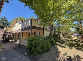 889 Valley View Dr, Medford, OR 97504