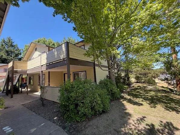 889 Valley View Dr, Medford, OR 97504