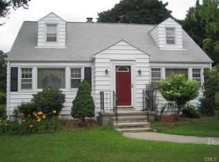 18 Sunnyridge Pkwy, Trumbull, CT 06611