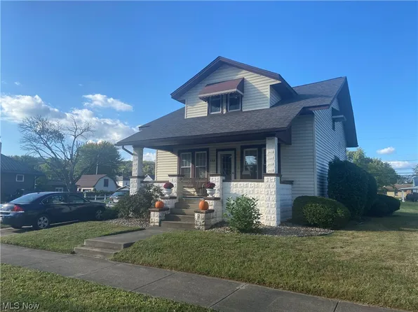 155 E Cherry St, Tuscarawas, OH 44682