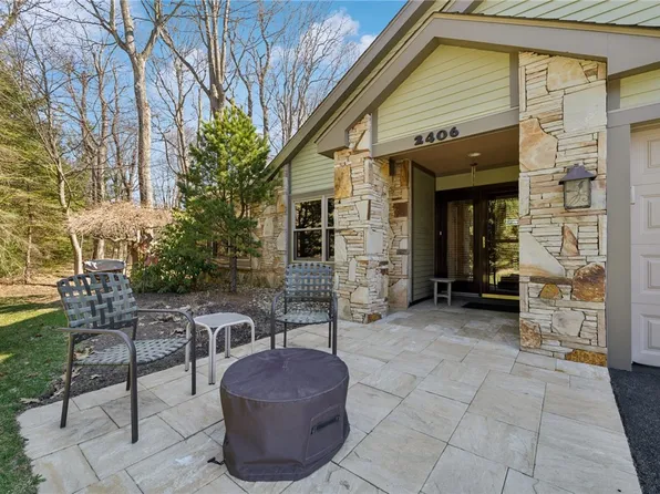 2406 S Ridge Ln, Hidden Valley, PA 15502