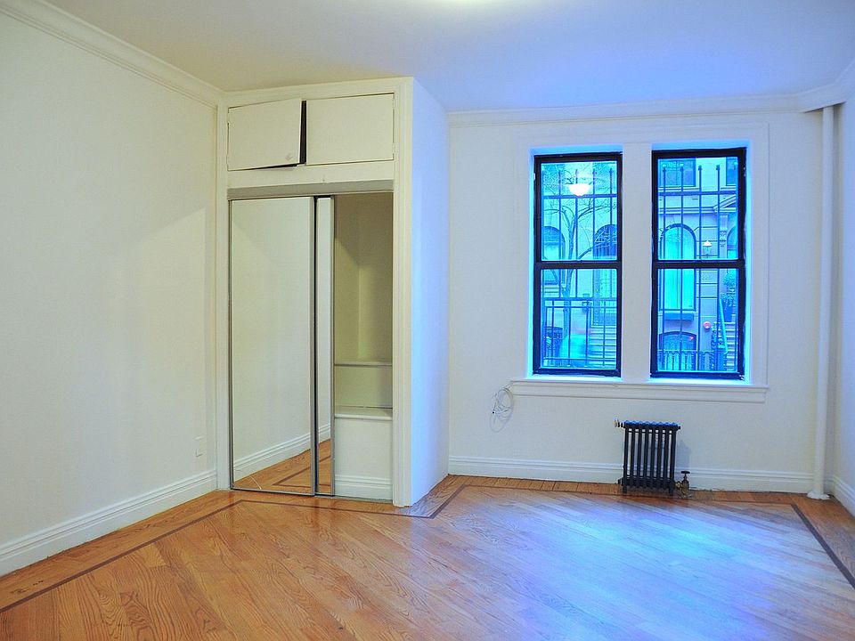 1st image of 224 E 48th St APT 1A