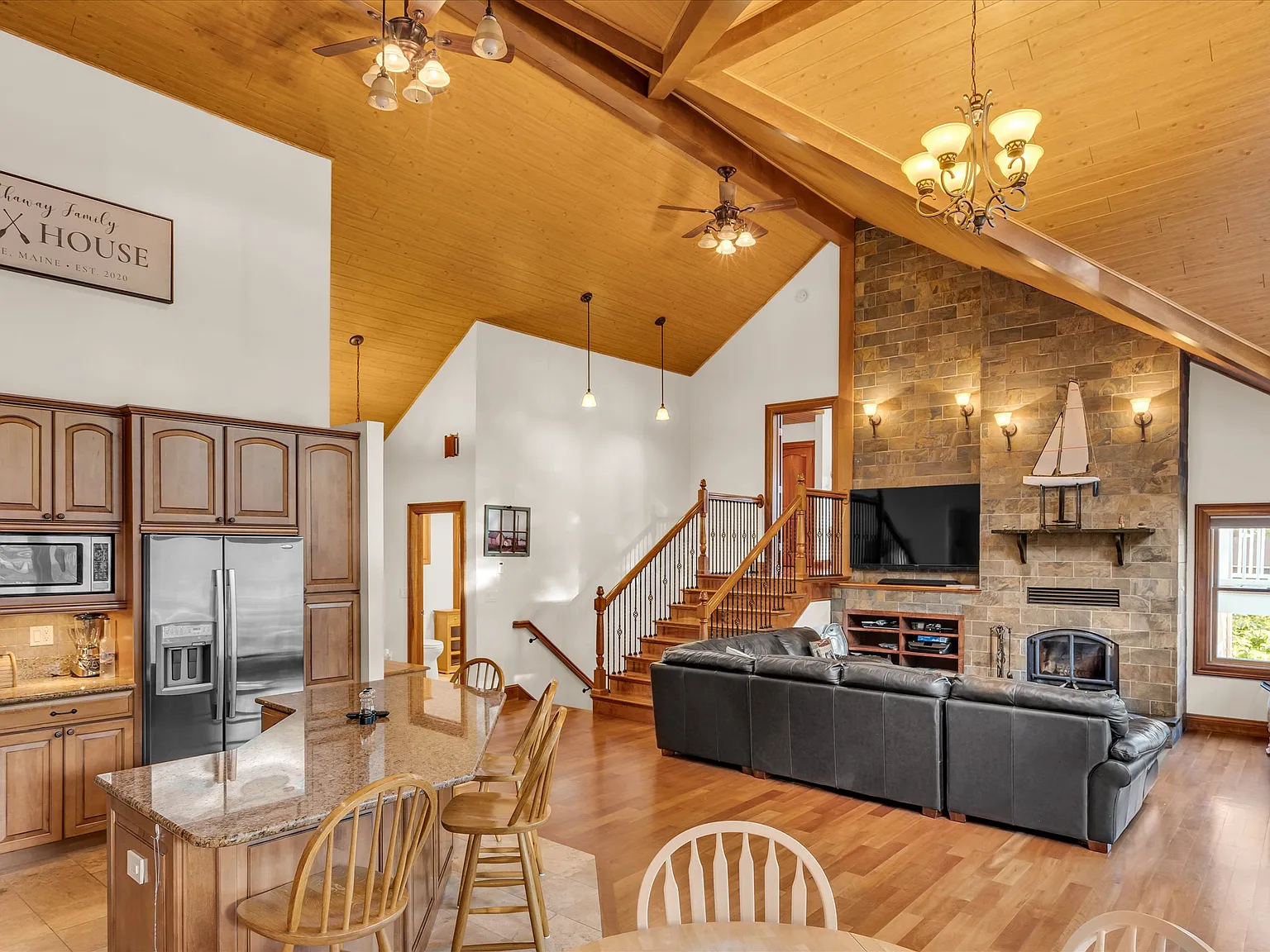 4 bed, 2.5 bath, $2,900 — Photo 4