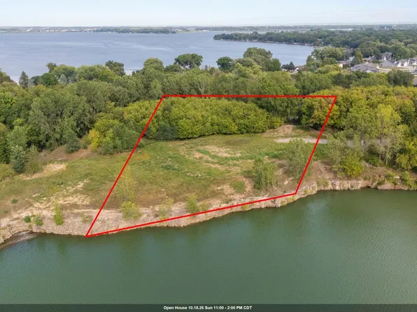 Leonard Point Rd #2, Oshkosh, WI 54904