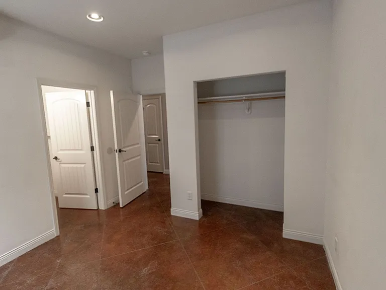 1413 Paris Rd — Photo 26
