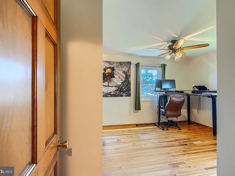 280 Mackintosh Dr — Photo 42