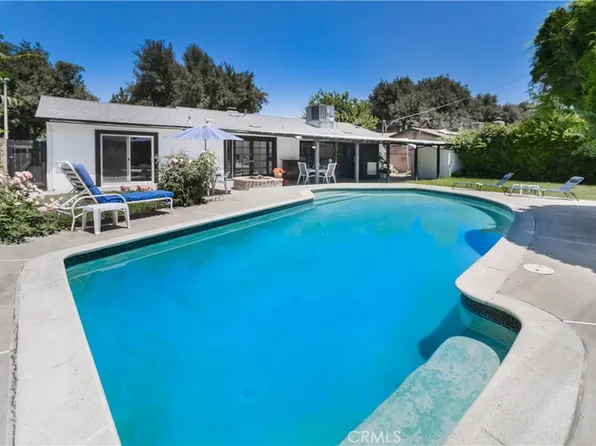 22308 Gifford St, Canoga Park, CA 91303