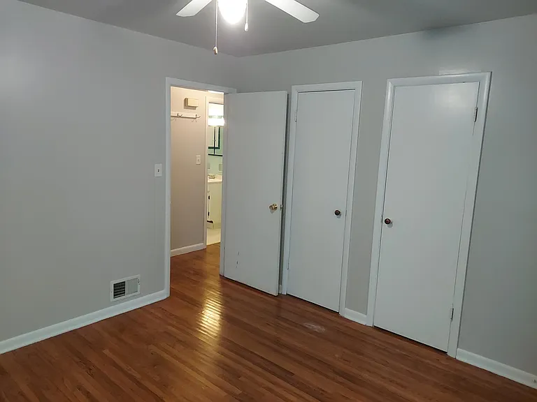 1st floor bedroom - front