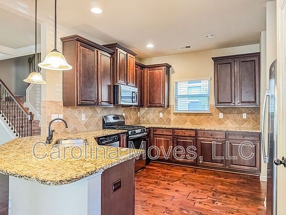4th image of 114 Heatherwood Ln #A