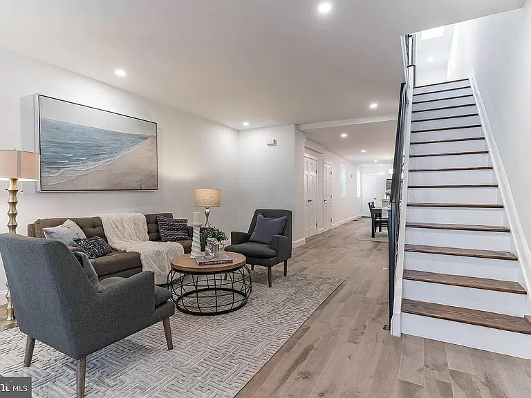 5612 Catharine St — Photo 4