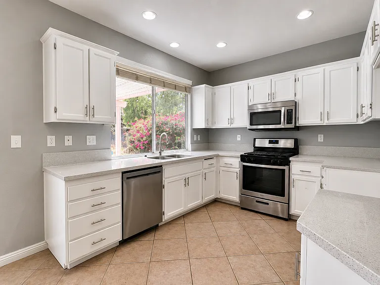 light bright kitchen