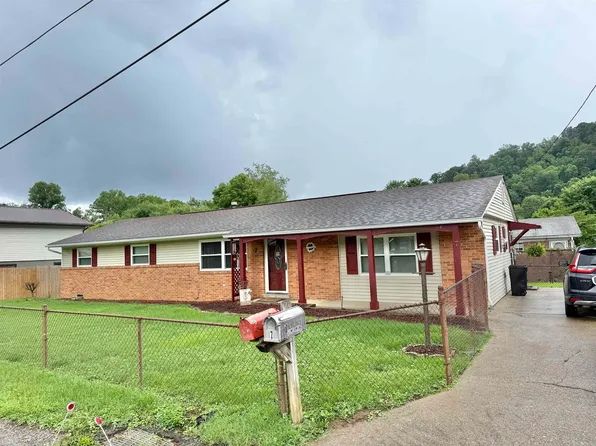 7 Meadow Ln, Huntington, WV 25704