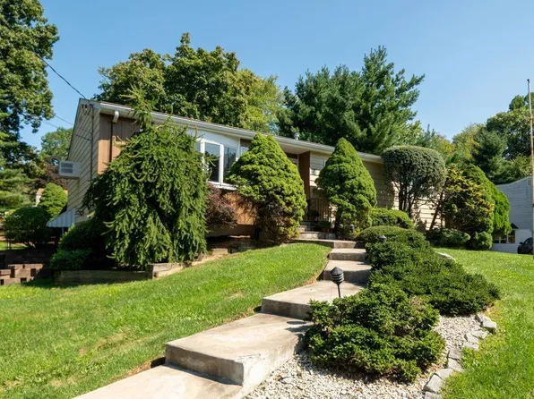 14 Brookhill Drive, West Nyack, NY 10994
