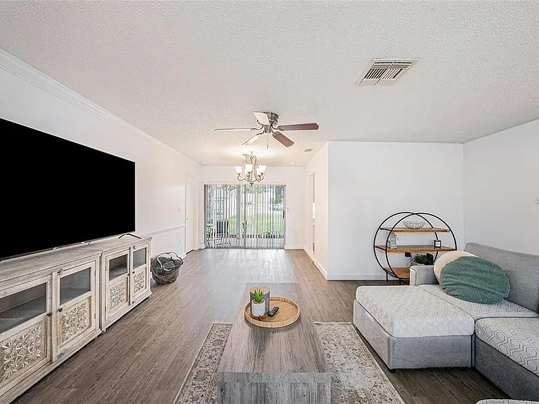13013 Sawmill Way — Photo 8