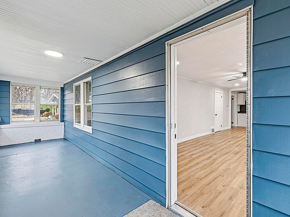 5th image of 19602 Greenacre St