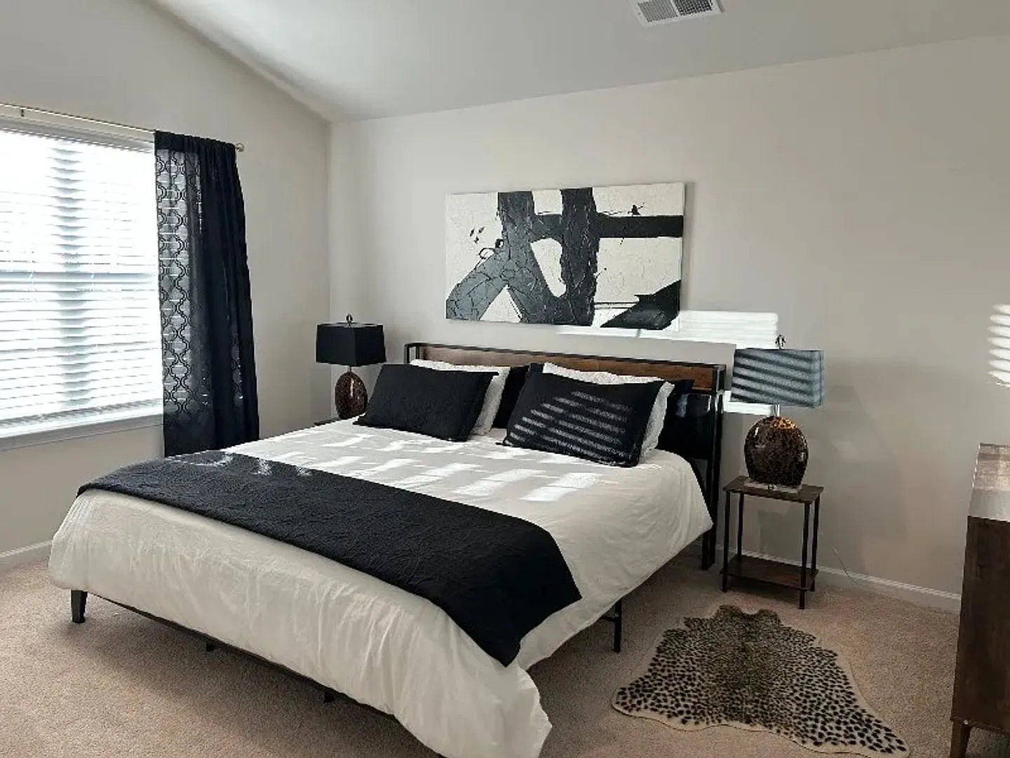 Room in 3 Bedroom Home at Murray Br Dr — Photo 4