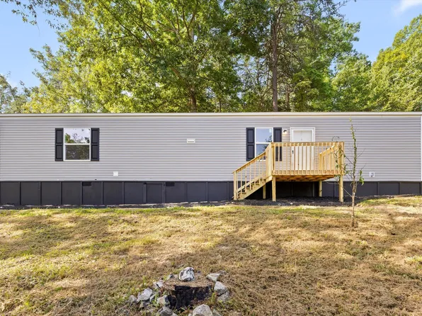 319 Scratch Ankle Rd, Trenton, GA 30752