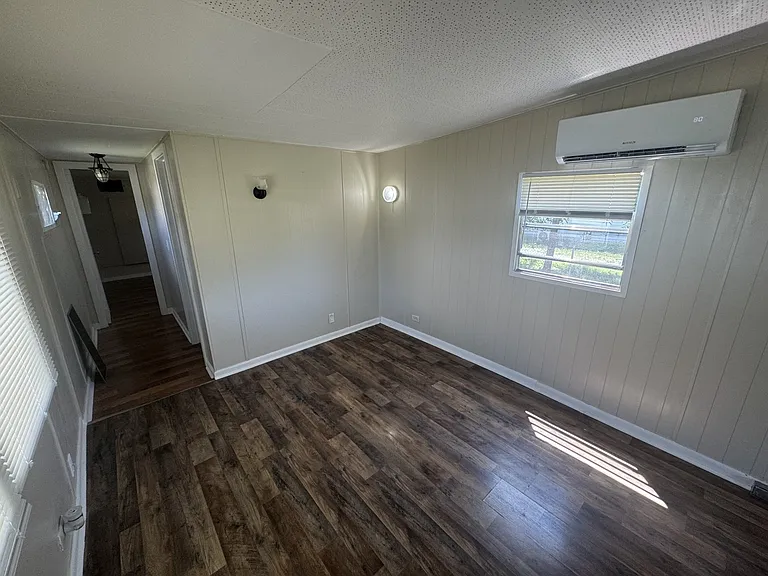 835 Bridge Ave #C — Photo 3