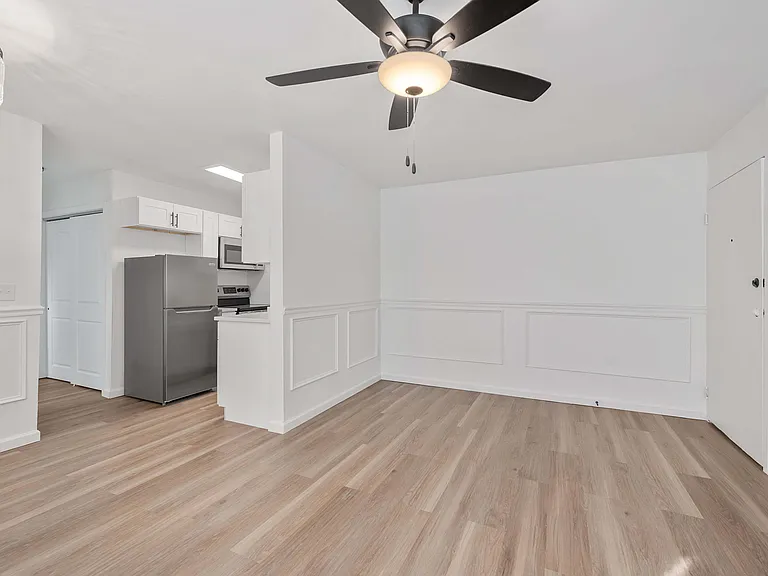 2015 Foraker Ave_Apt 8_CincyPhotoPro-2301 2015 Foraker Ave_Apt 8_CincyPhotoPro-2301