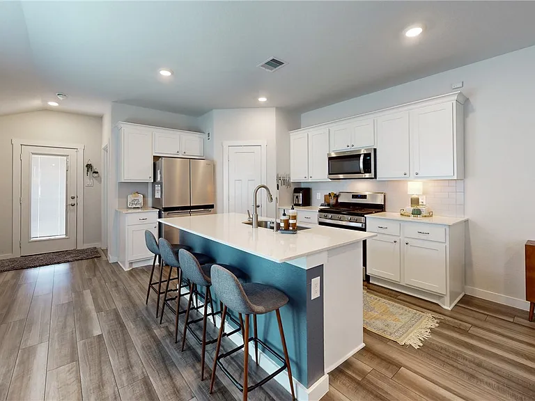 1012 Amistad Loop — Photo 8