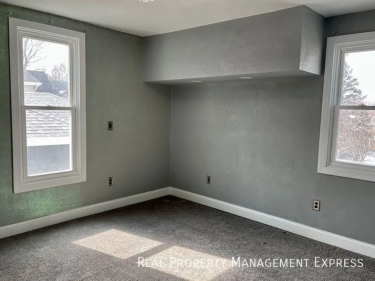 115 S Grange Ave — Photo 9