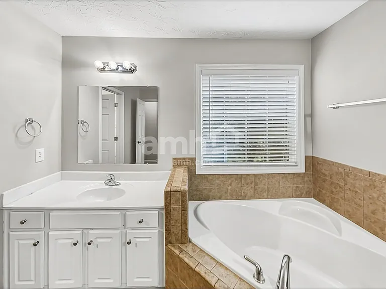 113 Village Dr — Photo 10