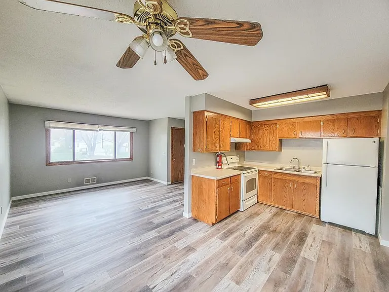 5723 Quincy St — Photo 3