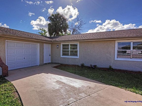 4th image of 462 NW Airoso Blvd