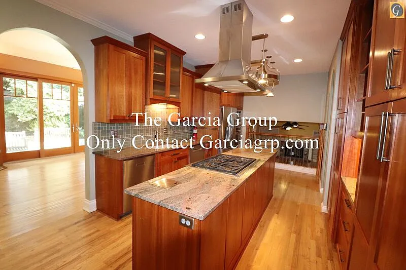 4 bed, 3.0 bath, 3143 sqft, $5,250 — Photo 4