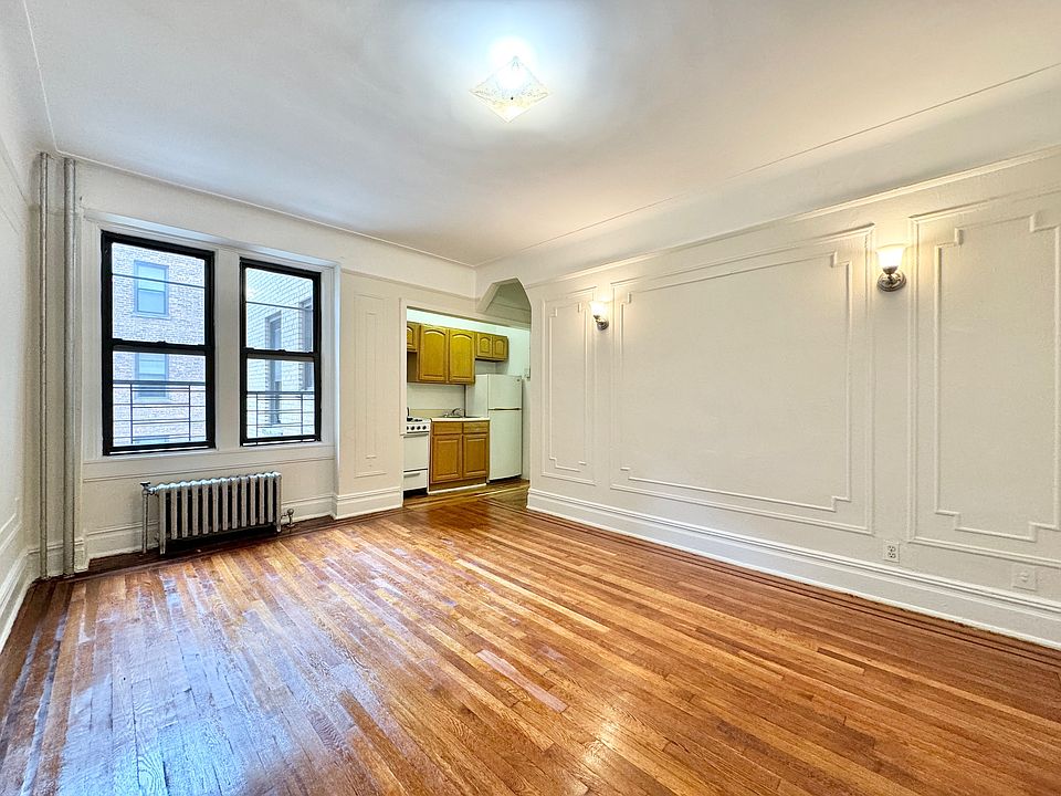1st image of 3056 30th St APT 2J