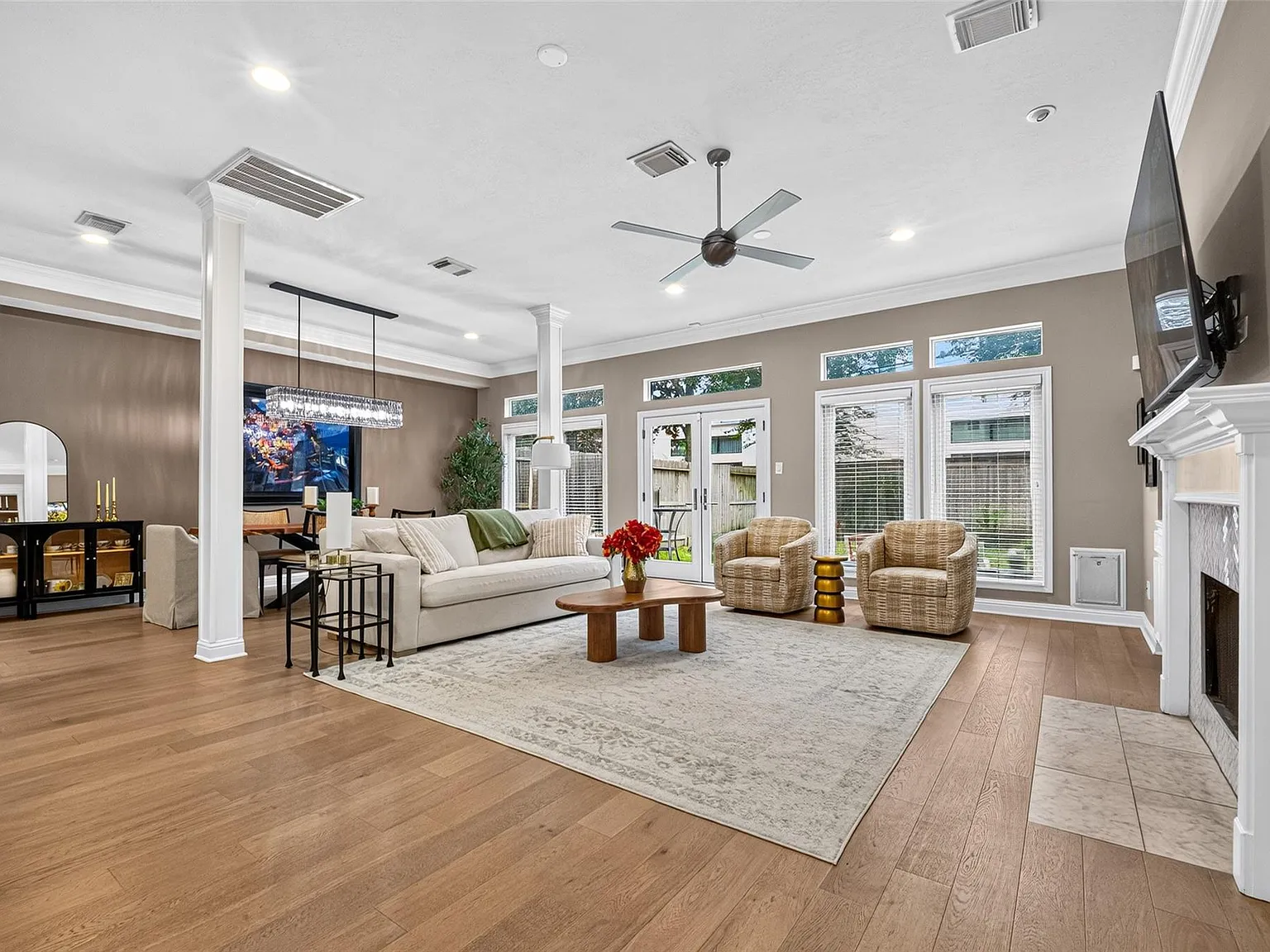 4 bed, 3.5 bath, 3217 sqft, $5,000 — Photo 4