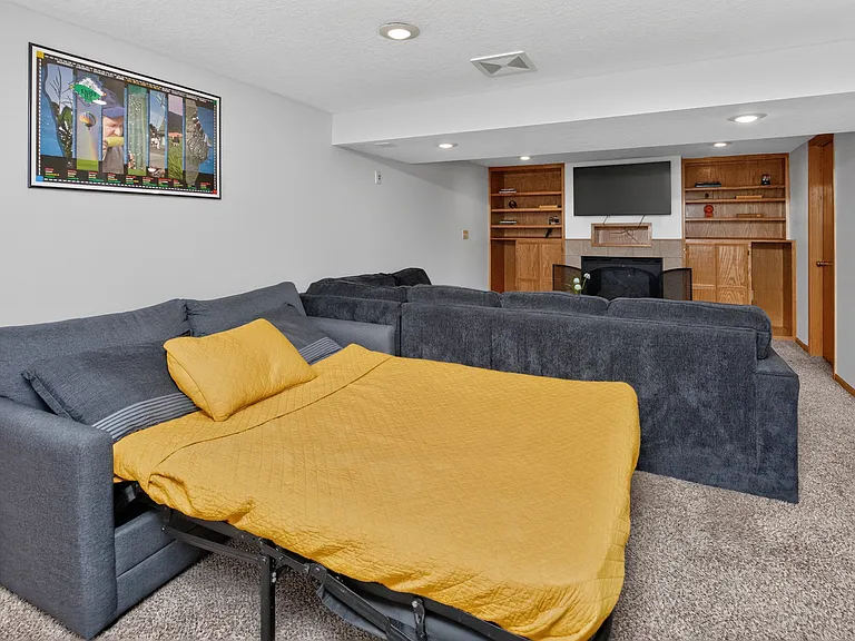 202 NW Sharmin Dr — Photo 10