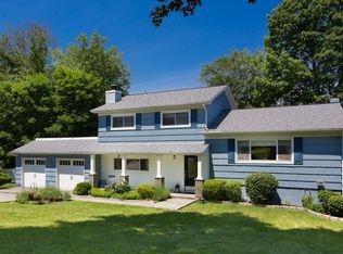 7 Milano Ct, Croton On Hudson, NY 10520