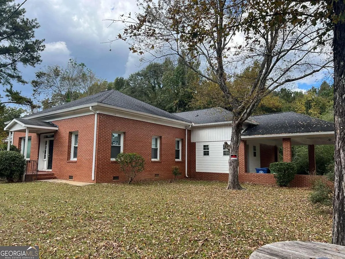 2886 Fairburn Rd SW photo 1