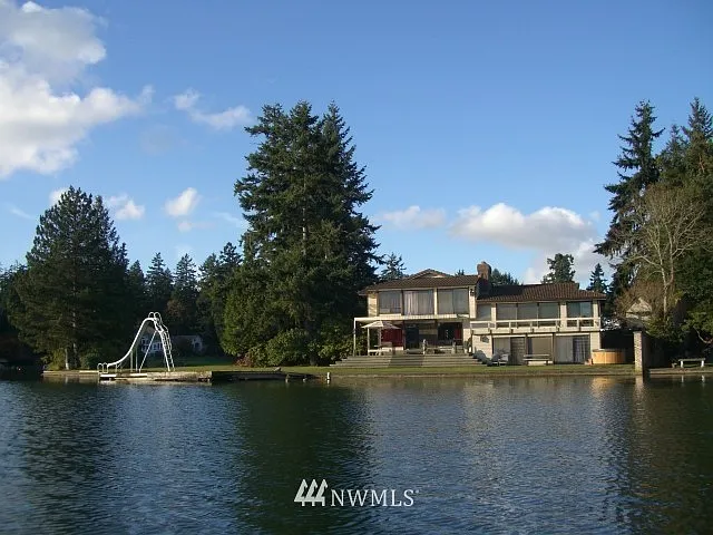 1302 Lake Vista Boulevard photo 1
