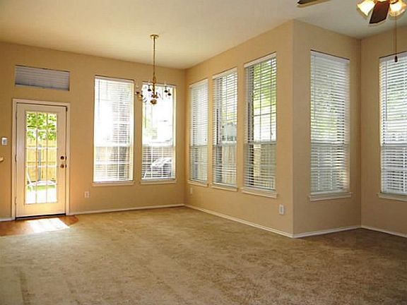 3rd image of 820 Park Forest Dr