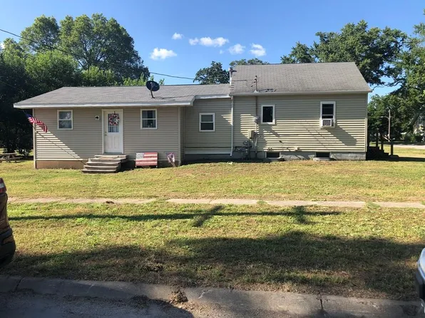 107 4th St SW, Dayton, IA 50530