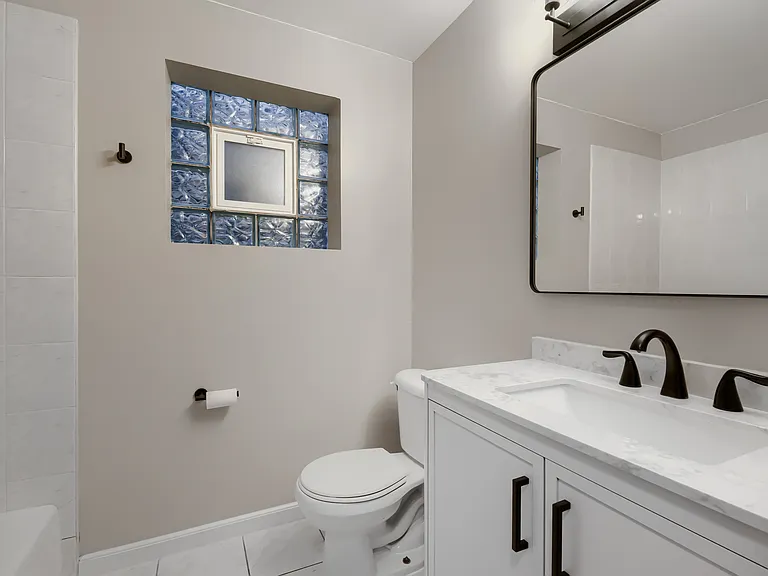 1422 N Maplewood Ave #2 — Photo 19