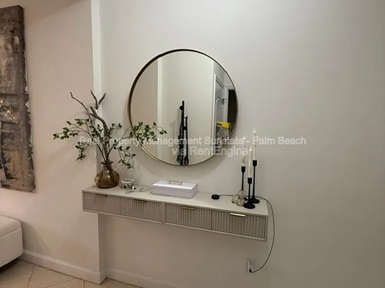 801 S Olive Ave #207 — Photo 3