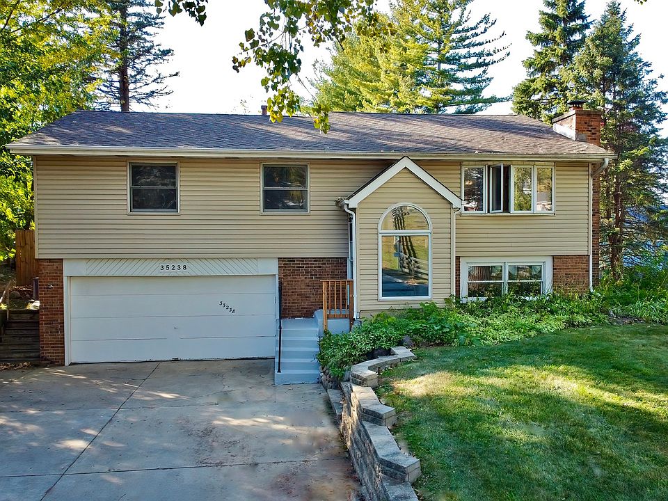 1st image of 35238 N Sheridan Dr