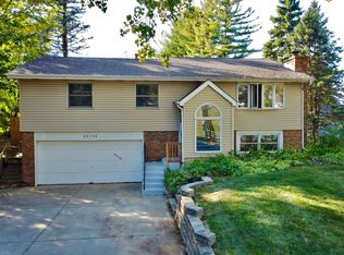 35238 N Sheridan Dr, Ingleside, IL 60041