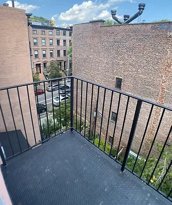 Rented by Silver Line Realty Group NY LLC | media 9