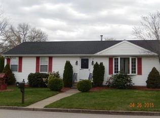 19 Briarcliffe Rd, Cranston, RI 02910