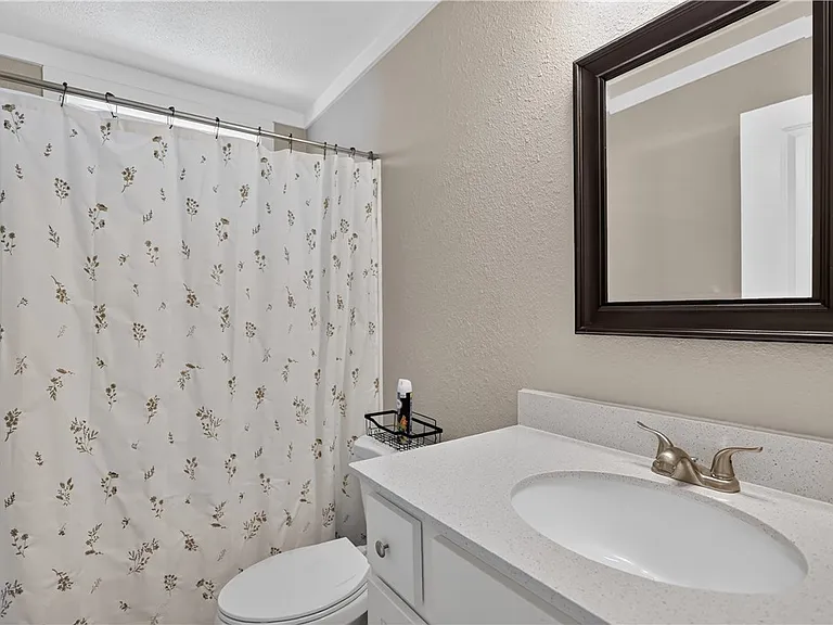 5416 Raymond Stotzer Pkwy — Photo 14