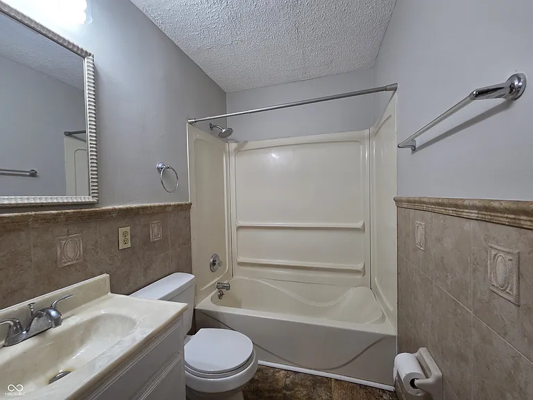 3845 Asbury St — Photo 12