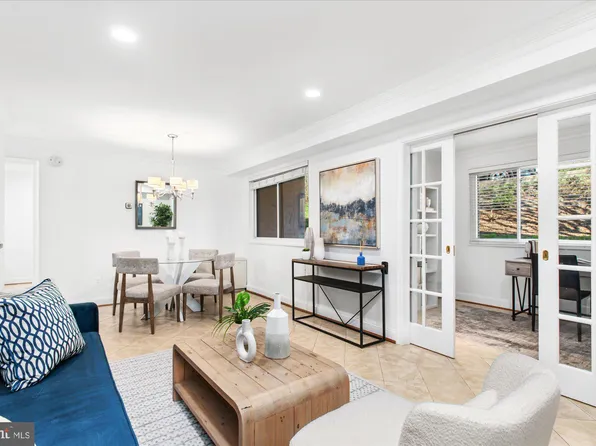 4545 Macarthur Blvd NW APT G2, Washington, DC 20007