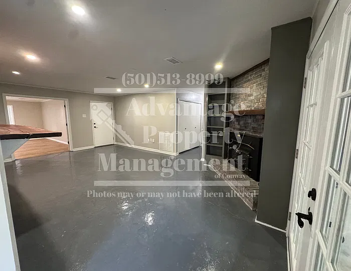 5 bed, 3.0 bath, 2423 sqft, $2,950 — Photo 4