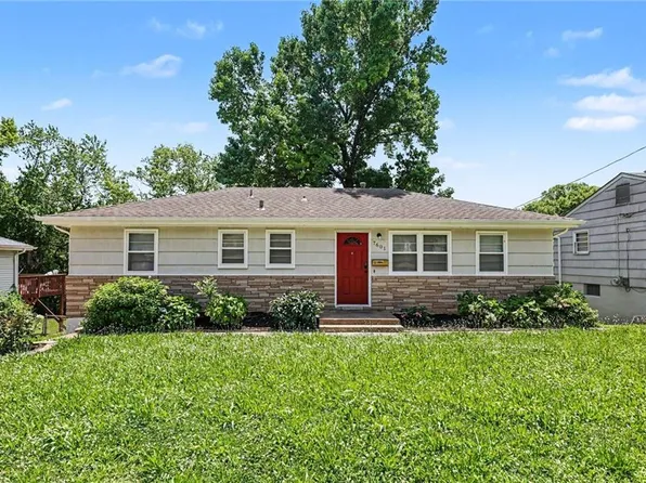 7601 E 76th St, Kansas City, MO 64138