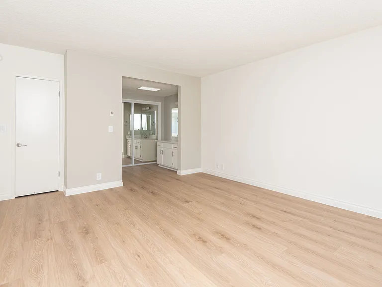 8211 Redlands St #6 — Photo 13