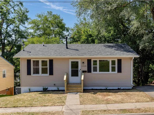 1528 Mound St, Davenport, IA 52803